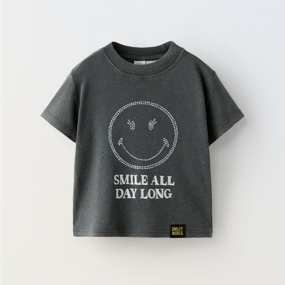 Zara rhinestone smileyworld Gray Short Sleeve Tee with Smiley Face